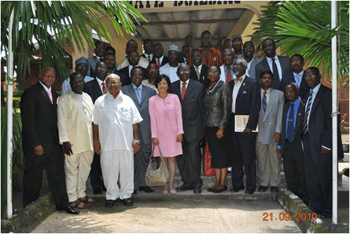 CONFERENCE PARTICIPANTS IN A GROUP PHOTOGRAPH